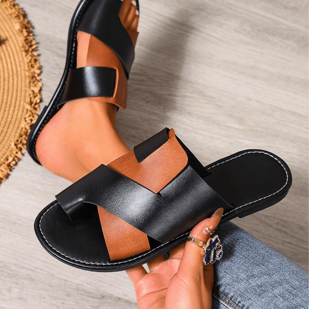 SoleMuse™ Two-Tone Comfort Slides